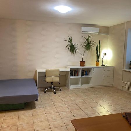 Studio apartment Kharkiv Bagian luar foto